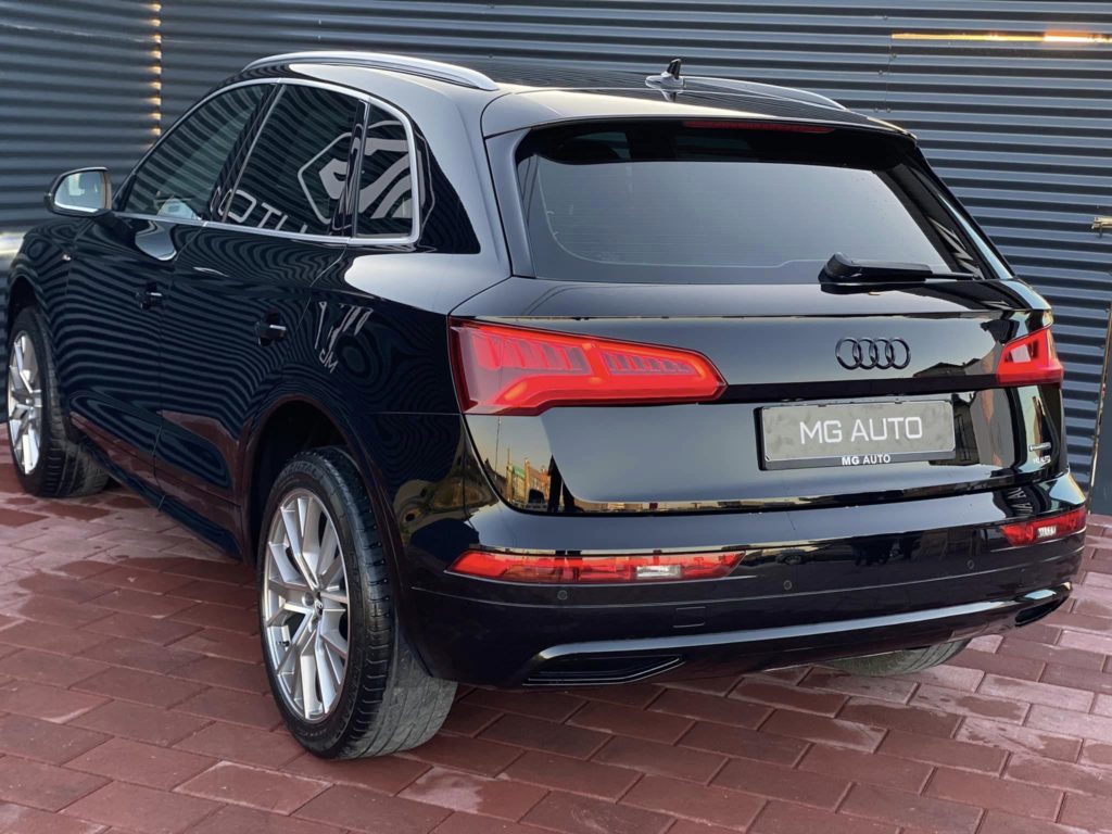 AUDI Q5  S-LINE