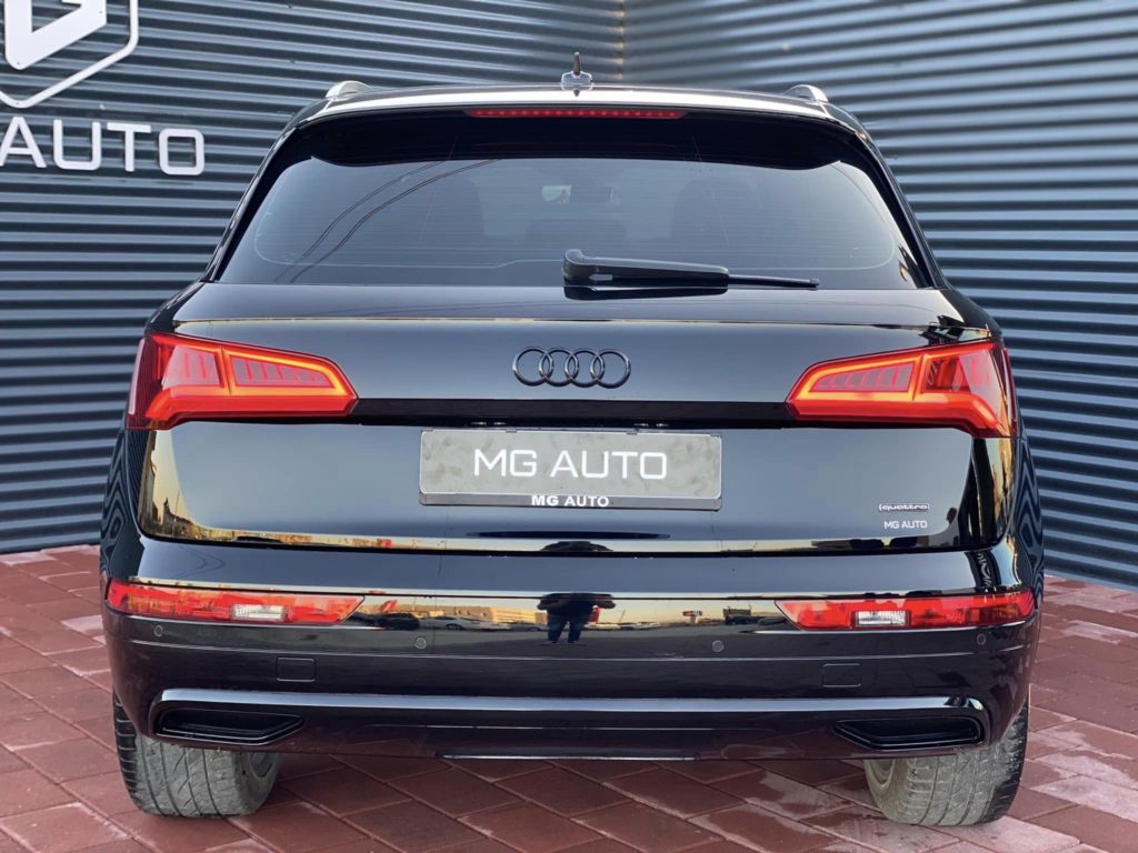 AUDI Q5  S-LINE