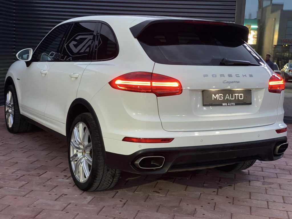 PORSCHE CAYENNE