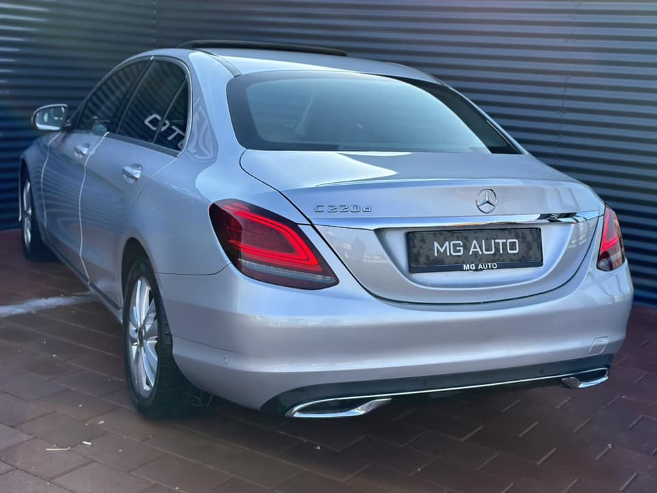 MERCEDES C220d - AVANTGARDE