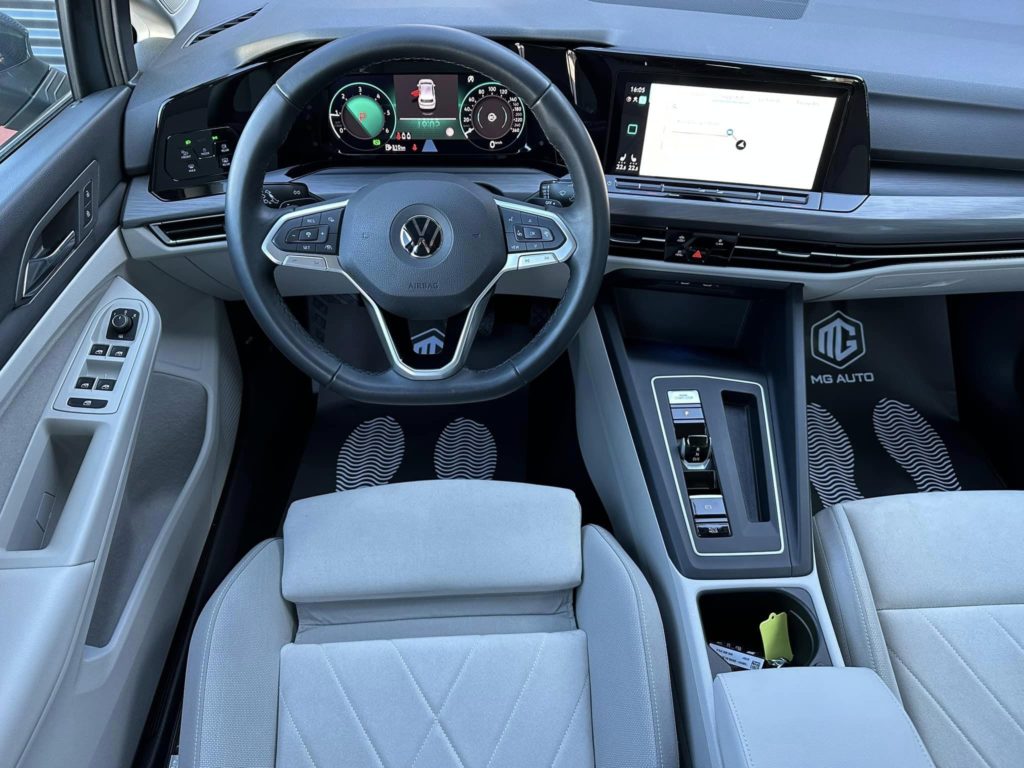 GOLF 8 - STYLE