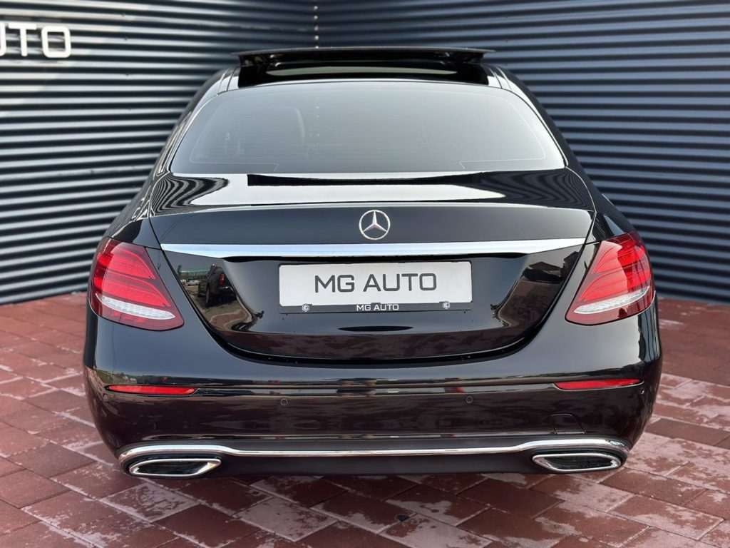 MERCEDES E220d  AVANTGARDE