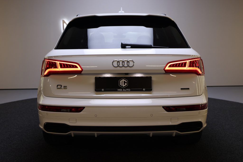 AUDI Q5 3xS-LINE