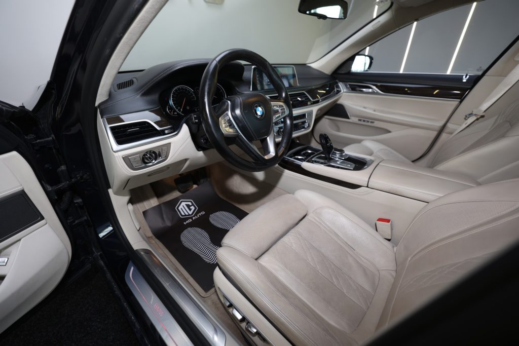 BMW 730d - LUXURY LINE