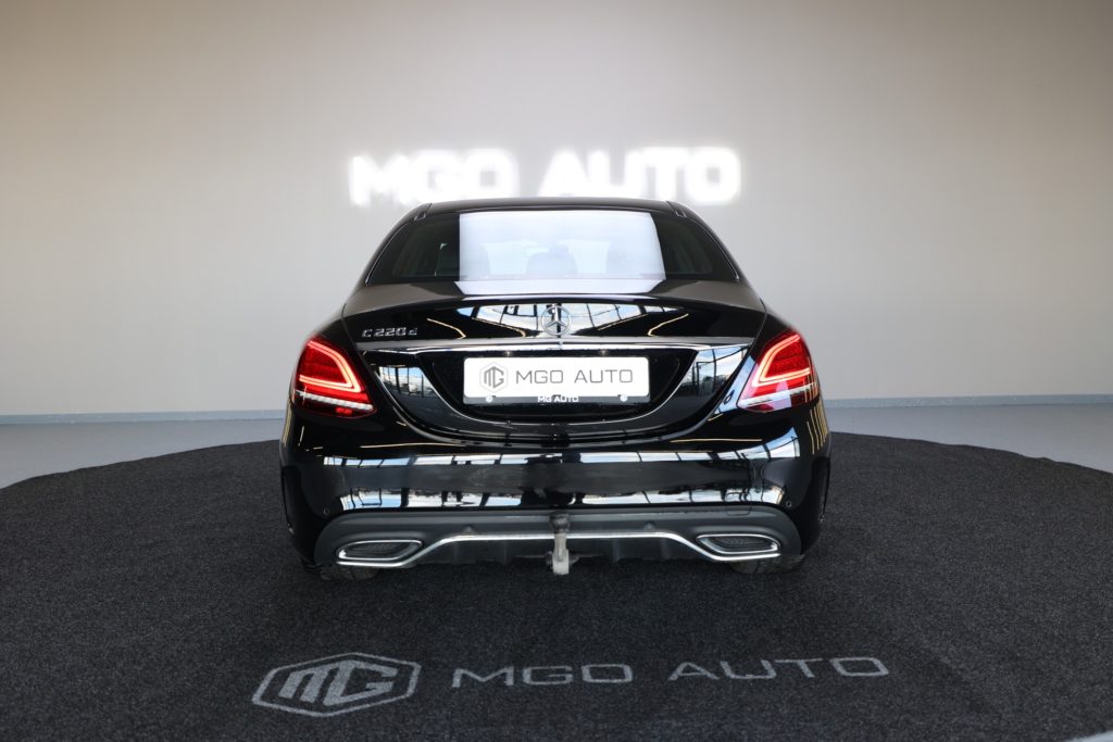 MERCEDES C 220d - AMG LINE