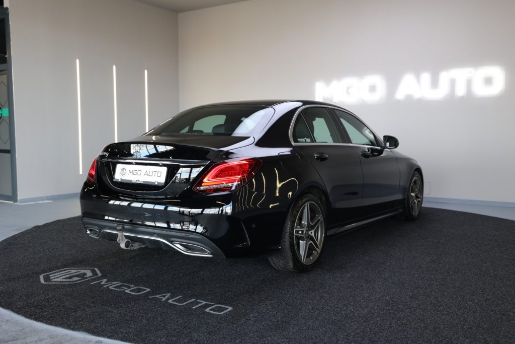 MERCEDES C 220d - AMG LINE