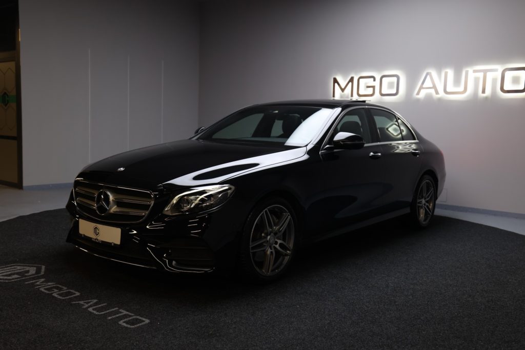 MERCEDES E220d - AMG LINE