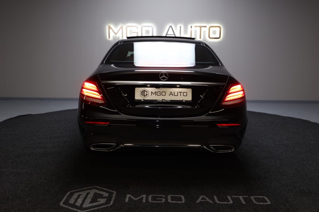 MERCEDES E220d - AMG LINE